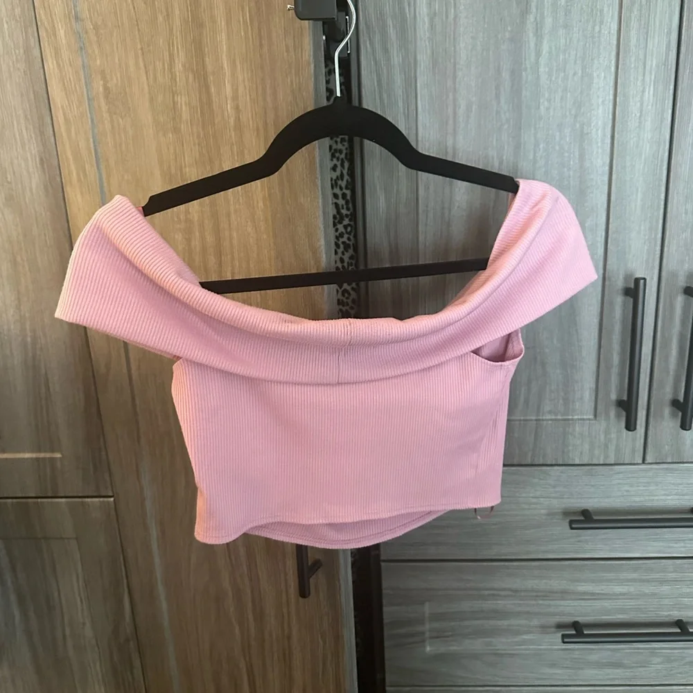 NWT Urban Outfitters Off the Shoulder Ribbed Crop Top - Picture 6 of 7